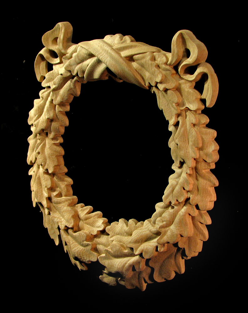 Medallion - Oak Leaf Wreath and Ribbon